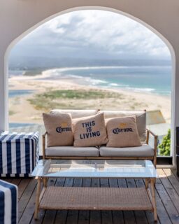 Up here, it’s all views, vibes and sundowners 🌅🍸
Ocean stretching endlessly, golden skies setting the tone, and a drink in hand as the day slows down… this is rooftop living at The Palms.
Come for the view, stay for the feeling. 🌴✨

📞 Join us upstairs: 072 927 2304