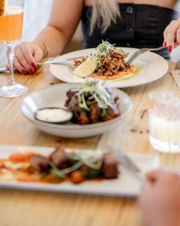 Date night, but make it The Palms. 🥂✨

Good food, cocktails worth lingering over, and the kind of atmosphere that makes you forget to check the time.

Just the two of you. We’ll take care of the rest. 🤍

#ThePalmsPlett #MeetMeAtThePalms